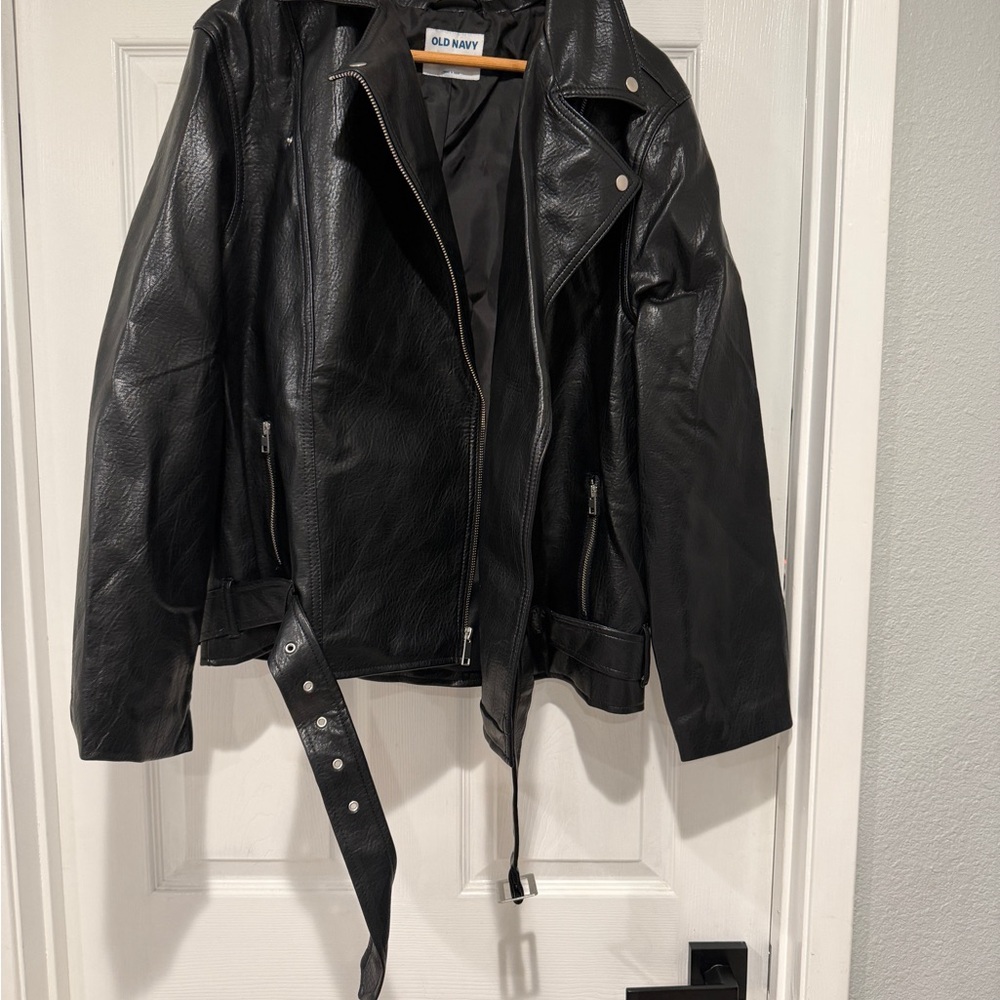 Old Navy Black Faux Leather Jacket - Picture 3 of 7
